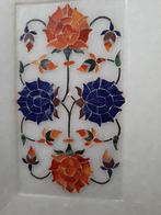 Indiaas marmeren schilderijtje ingelegd (half)edelsteentjes1, Ophalen of Verzenden