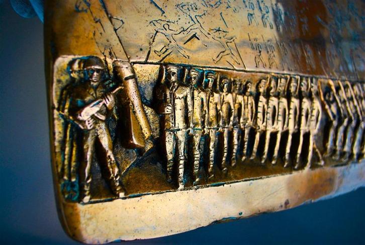 Wandplaat Groot en zwaar Brons Sovjet leger 1400 tot WW2, Antiek en Kunst, Curiosa en Brocante, Ophalen of Verzenden