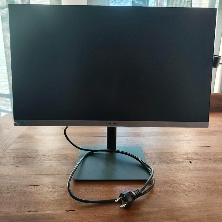 Samsung LS24R650FDU Monitor, Computers en Software, Monitoren, Zo goed als nieuw, 61 t/m 100 Hz, HDMI, In hoogte verstelbaar, Draaibaar