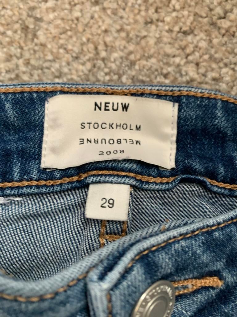 NEUW STOCKHOLM - Maat (38)W29 €159,00, Ophalen of Verzenden, Nieuw, Blauw, W28 - W29 (confectie 36)