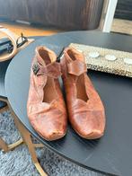 Bruine pumps Think maat 38,5 leer, Kleding | Dames, Schoenen, Bruin, Think!, Ophalen of Verzenden, Zo goed als nieuw