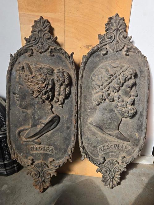 2x groot griekse godden plaquettes Asklepios en Hygieia, Antiek en Kunst, Curiosa en Brocante, Ophalen