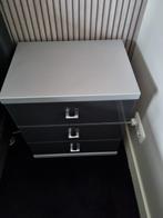 Nachtkastjes 2 stuks, Ophalen, Gebruikt, Overige materialen, Modern