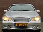 Mercedes-Benz C-Klasse Combi 180 K. AVANTGARDE | NL-AUTO!, Auto's, Mercedes-Benz, Automaat, Achterwielaandrijving, Zwart, Origineel Nederlands