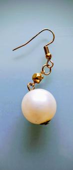 Kerst? een oorbel parel nieuw, Ophalen of Verzenden, Nieuw, Goud, Overige materialen