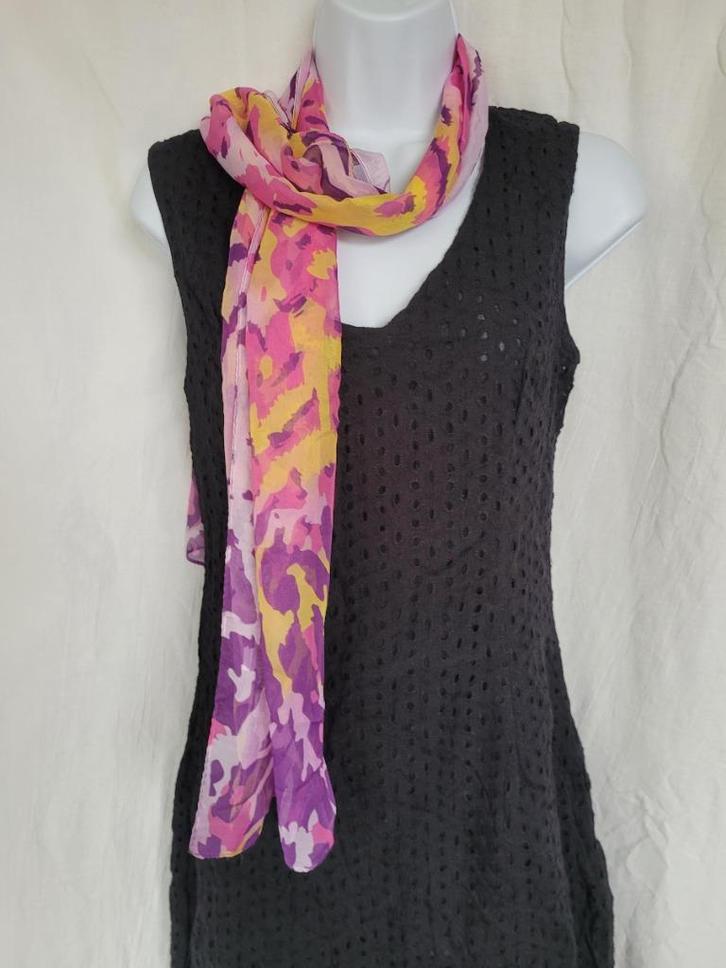 Leuke sjaal luipaardprint met roze-paars-geel 150x49 cm, Kleding | Dames, Mutsen, Sjaals en Handschoenen, Zo goed als nieuw, Sjaal