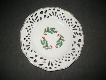 Kerst: bord / schaal met opengewerkte rand beschikbaar voor biedingen