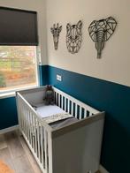 Complete babykamer TWF (ledikant, commode, kast en wandrek), Ophalen, Zo goed als nieuw, Jongetje of Meisje