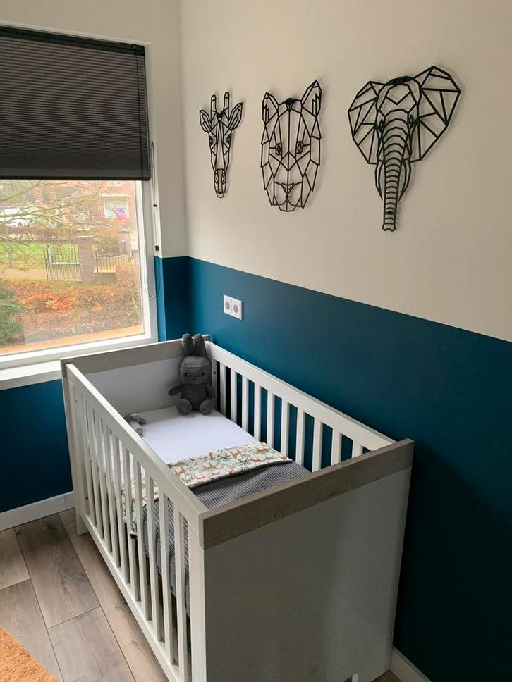 Complete babykamer TWF (ledikant, commode, kast en wandrek), Kinderen en Baby's, Kinderkamer | Complete kinderkamers, Zo goed als nieuw