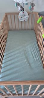 Crib with mattress and bedsheets for 40 euro, Kinderen en Baby's, Ophalen of Verzenden, Zo goed als nieuw