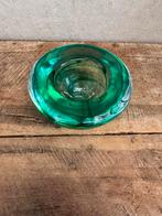 Kosta Boda  glas schaal groen, Huis en Inrichting, Woonaccessoires | Schalen en Manden, Ophalen of Verzenden, Zo goed als nieuw