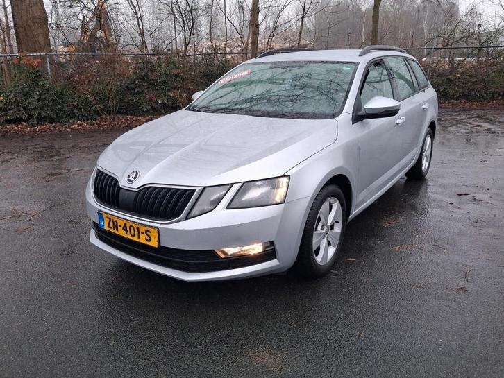 Skoda Octavia 1.0 TSI Greentech 115pk 2018 Grijs SUPER, Auto's, Skoda, Bedrijf, Octavia, Airbags, Airconditioning, Bluetooth, Boordcomputer