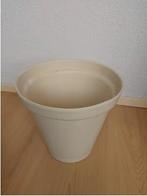 Bloempot crème, gebroken wit, Wit, Aardewerk of Porselein, Ophalen of Verzenden, Zo goed als nieuw