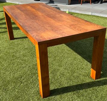 Grote teakhouten eettafel  beschikbaar voor biedingen