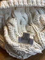 UGG Beige Kabel Muts One Size, Ophalen of Verzenden, Zo goed als nieuw, One size fits all, Pet