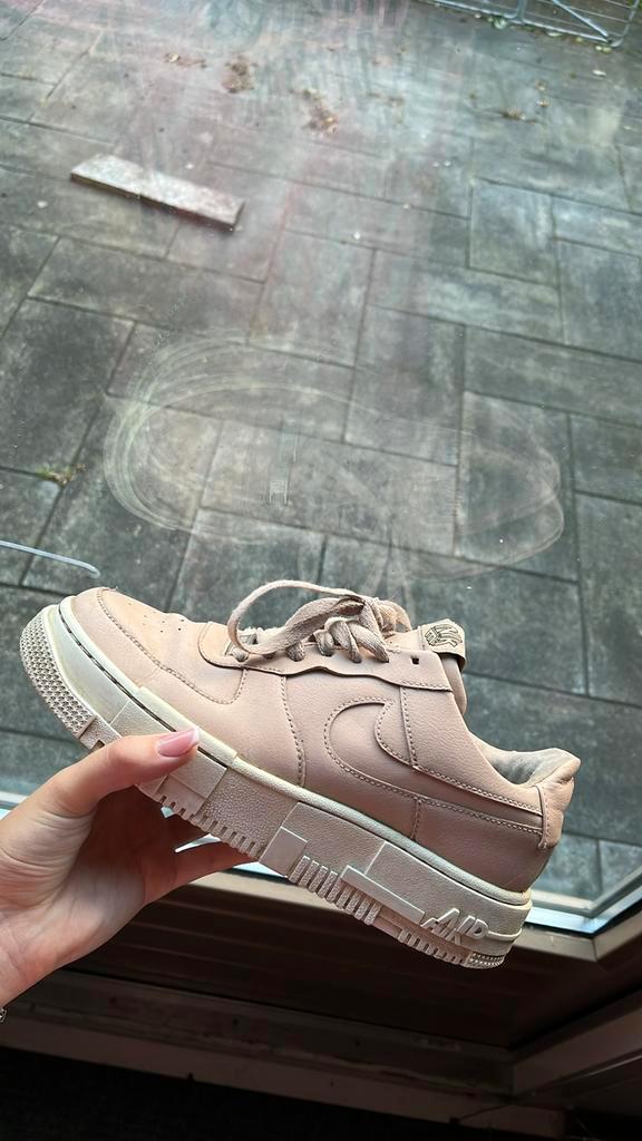 Nike air force roze maat 40, Kleding | Heren, Schoenen, Zo goed als nieuw, Sneakers of Gympen, Overige kleuren, Ophalen