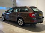 Skoda Octavia Combi 1.4 TSI 150PK Navi Leder Trekhaak, Voorwielaandrijving, Gebruikt, Euro 6, 4 cilinders