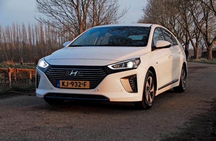 Hyundai IONIQ 1.6 GDI Blue HEV 141 pk DCT 2016 Wit, Auto's, Hyundai, Particulier, IONIQ, ABS, Achteruitrijcamera, Adaptive Cruise Control