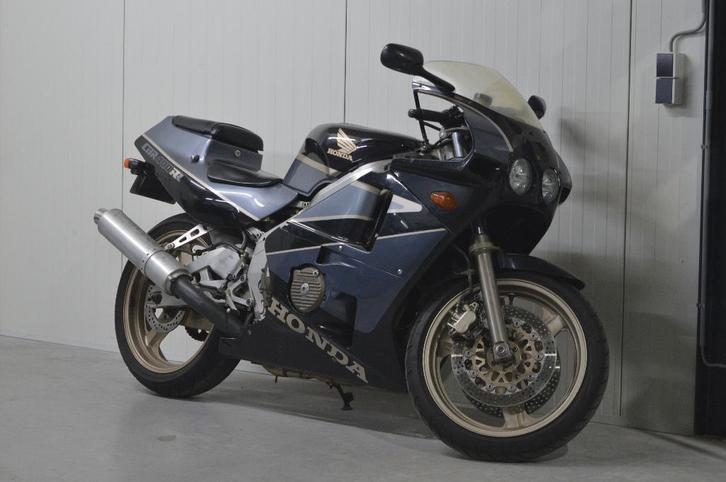 Honda CBR400RR Origineel Japans, Motoren, Motoren | Honda, Particulier, Super Sport, meer dan 35 kW, 4 cilinders, Motorrijbewijs A