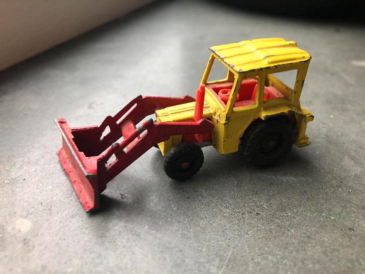 Corgi Juniors Massey Ferguson 3303 Tractor met schuif, Hobby en Vrije tijd, Modelauto's | Overige schalen, Zo goed als nieuw, Tractor of Landbouw