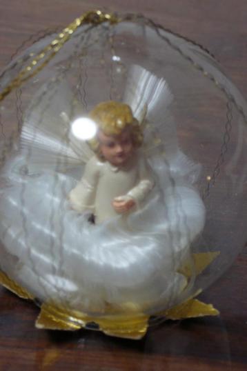 Oude kerstballen , oude kerstversiering met engel beschikbaar voor biedingen