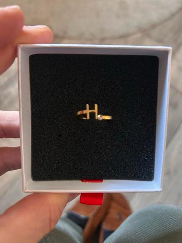 Ring letter H - Maat 53 beschikbaar voor biedingen