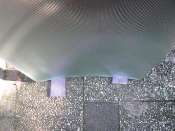 gebogen glasplaat afdak beschikbaar voor biedingen