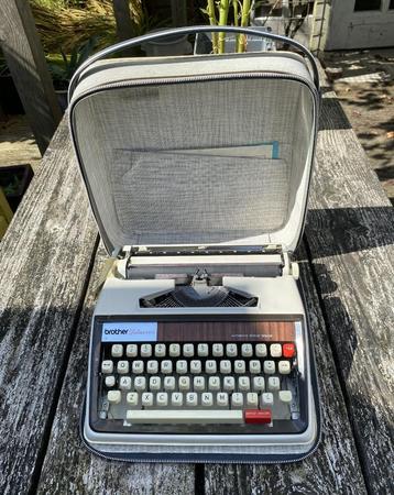 Leuke Retro Typemachine Brother - vintage schrijfmachine beschikbaar voor biedingen