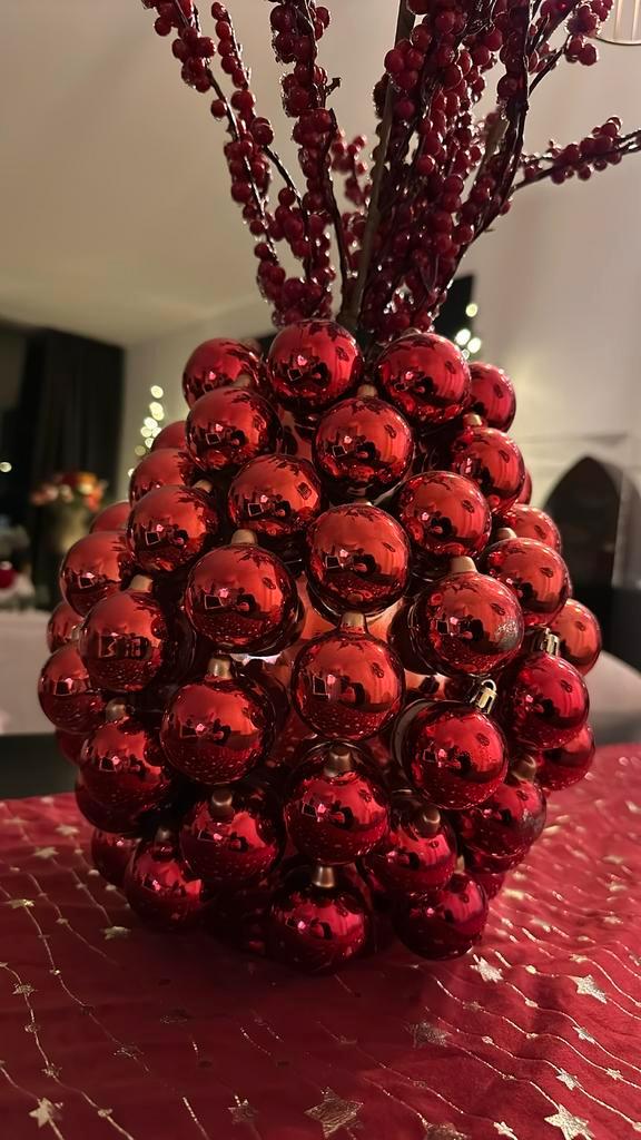 Rode Kerstballen Vazen - Handgemaakt & Uniek!, Huis en Inrichting, Woonaccessoires | Vazen, Gebruikt, Rood, Minder dan 50 cm, Overige materialen