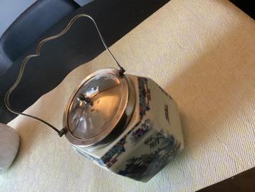 Antiek porseleinen CORONET WARE PARROT & COMPANY koekjespot beschikbaar voor biedingen