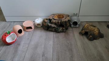 7 dwerg hamster / muizen / reptielen huisjes beschikbaar voor biedingen