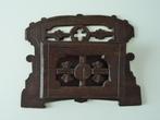 +/- 1900 FRIES kerfsnede houtsnijwerk houder post krant blad, Antiek en Kunst, Ophalen