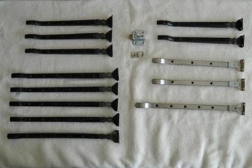 Raam uitzetters Assa RVS en zwart glans zowel 3/5 gaten  beschikbaar voor biedingen