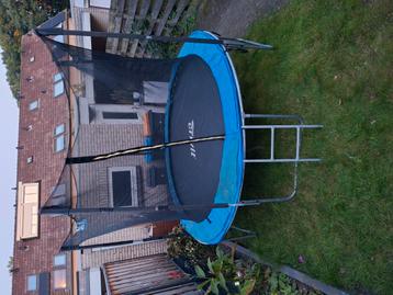 3m ronde  trampoline met safety net en trapje beschikbaar voor biedingen