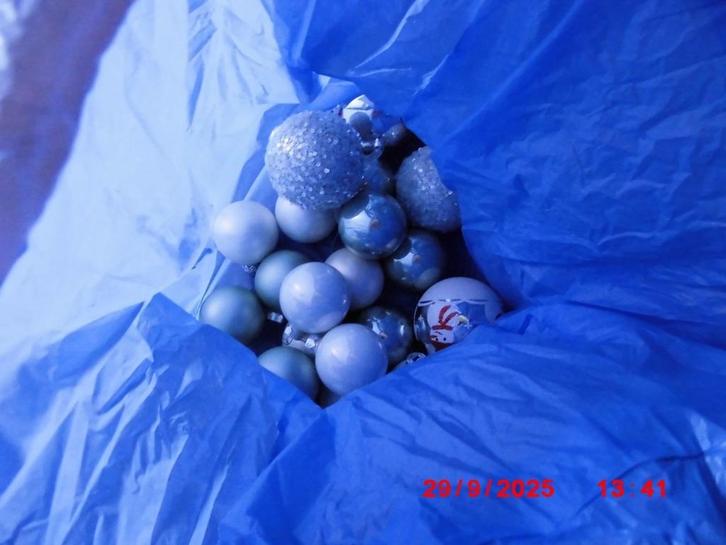 2 ZAKKEN MET KERSTBALLEN GRATIS OP TE HALEN, Diversen, Kerst, Zo goed als nieuw, Ophalen