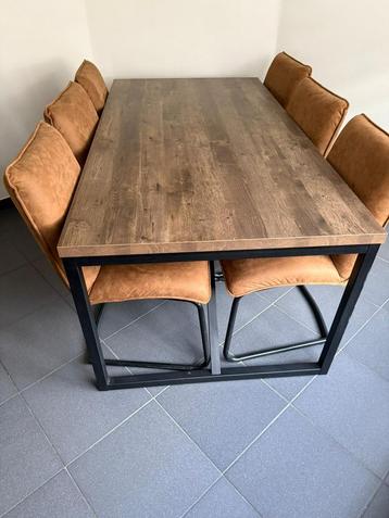 Complete meubelset beschikbaar voor biedingen