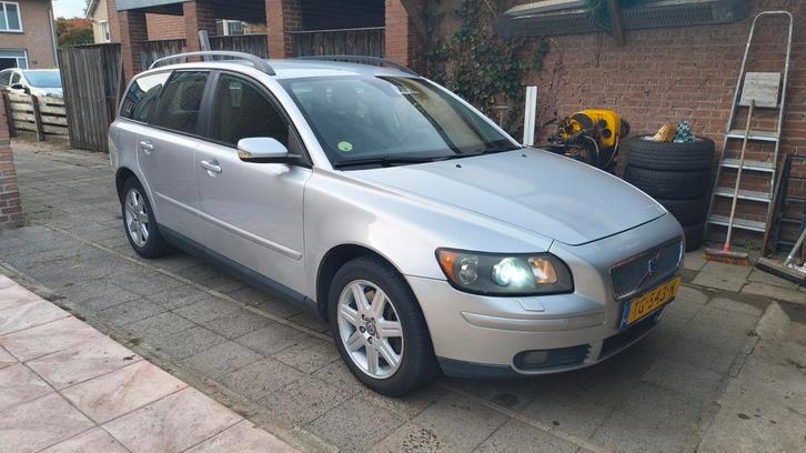 Volvo V50 2.5 T5 automaat 250pk, Auto's, Volvo, Particulier, V50, Benzine, E, Stationwagon, Automaat, Geïmporteerd, Zilver of Grijs