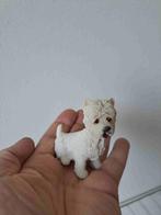 West highland terrier van kunsthars zittend 7x3.5x7cm, Verzamelen, Beelden en Beeldjes, Ophalen of Verzenden, Zo goed als nieuw