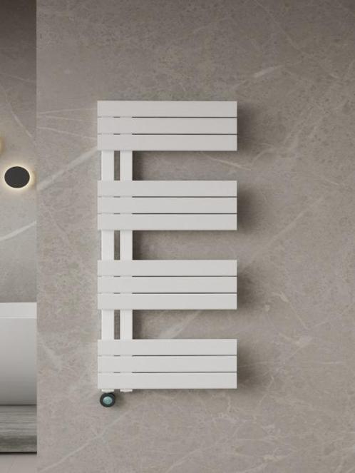 BADKAMER RADIATOR GLOEDNIEUW IN DOOS, Doe-het-zelf en Verbouw, Verwarming en Radiatoren, Nieuw, Radiator, 800 watt of meer, Minder dan 60 cm