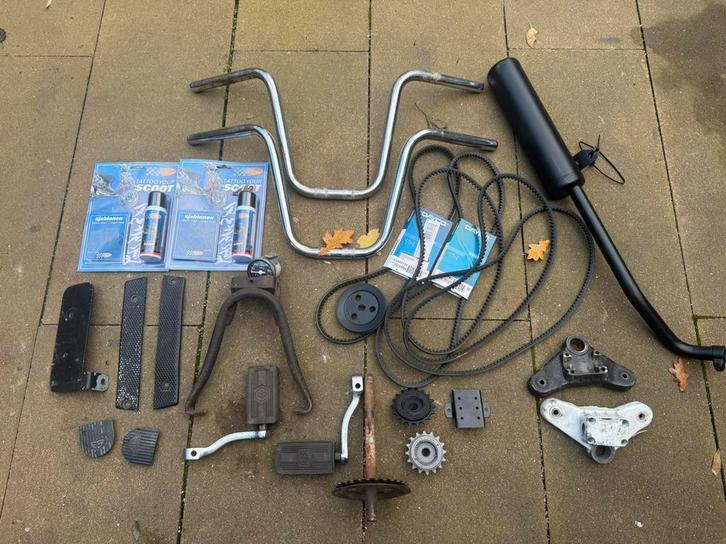 Gilera citta vespa cia cilinderkoppen snaren carter kap enz, Fietsen en Brommers, Brommeronderdelen | Algemeen, Zo goed als nieuw