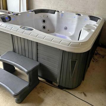 Mooie Passion Refresh Spa | 2x2 meter | Luxe en Comfort  beschikbaar voor biedingen