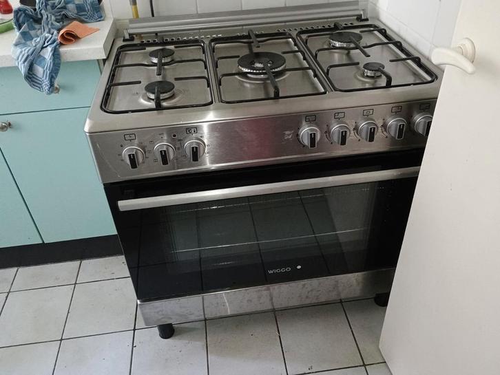 WIGGO WO-E905R Gasfornuis, Witgoed en Apparatuur, Fornuizen, Zo goed als nieuw, Vrijstaand, Gas, 5 kookzones of meer, 85 tot 90 cm