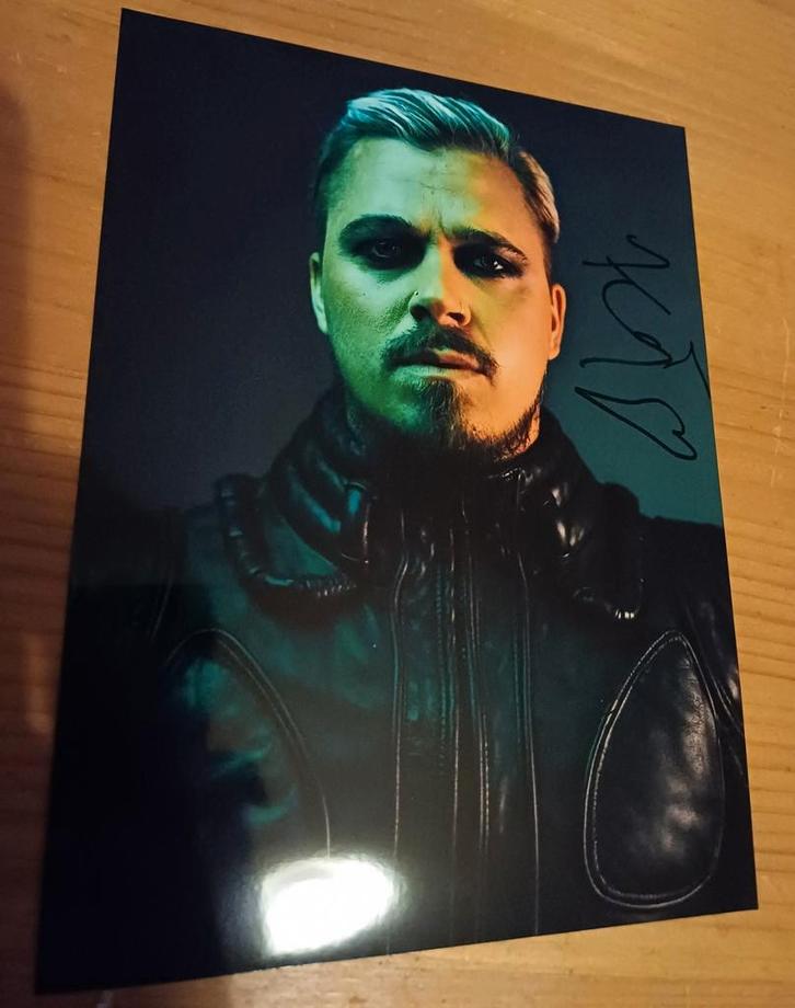 Käärijä handtekening gesigneerde foto 20x15cm, Verzamelen, Muziek, Artiesten en Beroemdheden, Zo goed als nieuw, Foto of Kaart