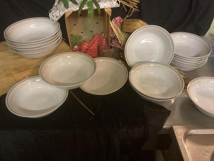 Pasta borden, Huis en Inrichting, Keuken | Servies, Zo goed als nieuw, Bord(en), Overige stijlen, Porselein, Ophalen