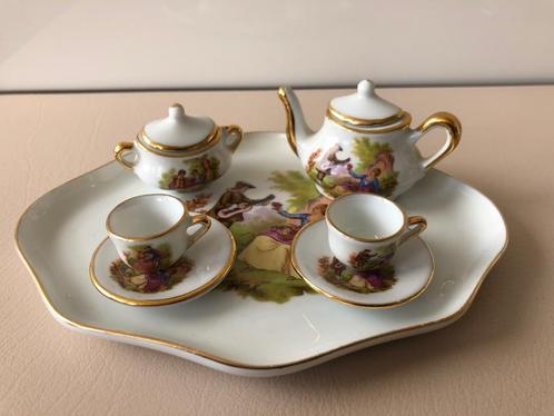 Porselein kinder/poppen servies, Antiek en Kunst, Antiek | Servies compleet, Ophalen of Verzenden