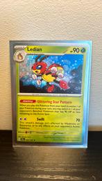 Ledian 003/142 Stellar Crown holo pokemon kaart, Ophalen of Verzenden, Nieuw, Losse kaart