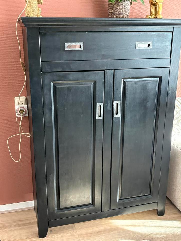 Zwart geschilderde kast, Huis en Inrichting, Kasten | Buffetkasten, Gebruikt, 100 tot 150 cm, 50 tot 100 cm, 25 tot 50 cm, Met lade(s)