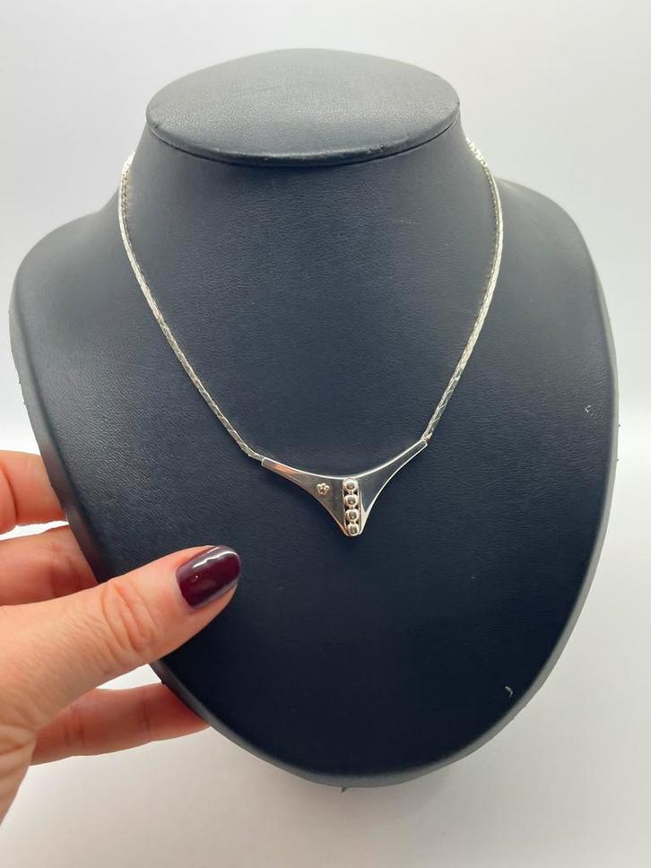 A485 Prachtige zilveren ketting met hanger Fins design, Sieraden, Tassen en Uiterlijk, Antieke sieraden, Ketting, Zilver, Ophalen of Verzenden