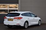 Ford FOCUS AUT / STOELVERWARMING / CARPLAY / BTW en BPM VERR, Auto's, Gebruikt, Euro 6, 4 cilinders, Wit