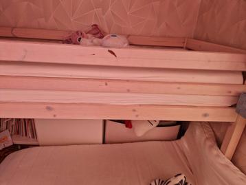 Hooge stapelbed.  beschikbaar voor biedingen